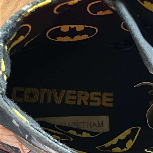 Converse DC Comics Batman Unisex High-Top Chuck Taylors - Picture 8 of 8
